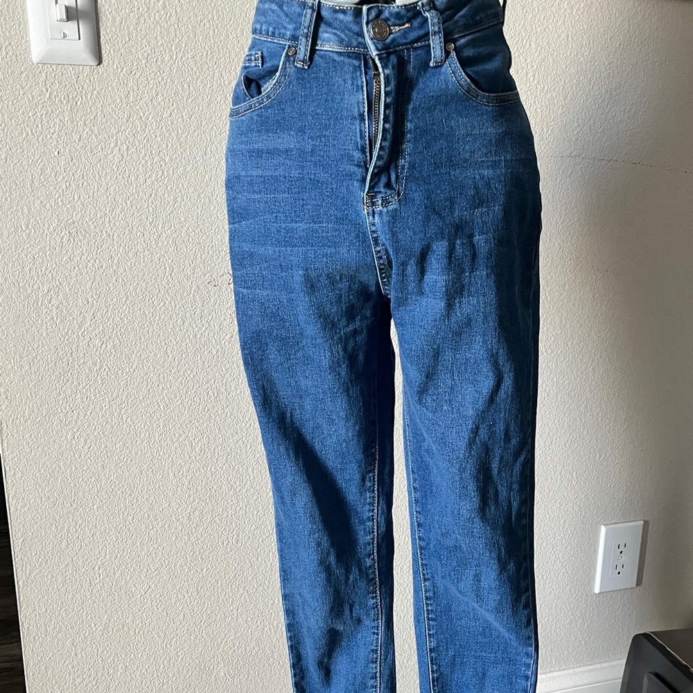 High waisted jeans